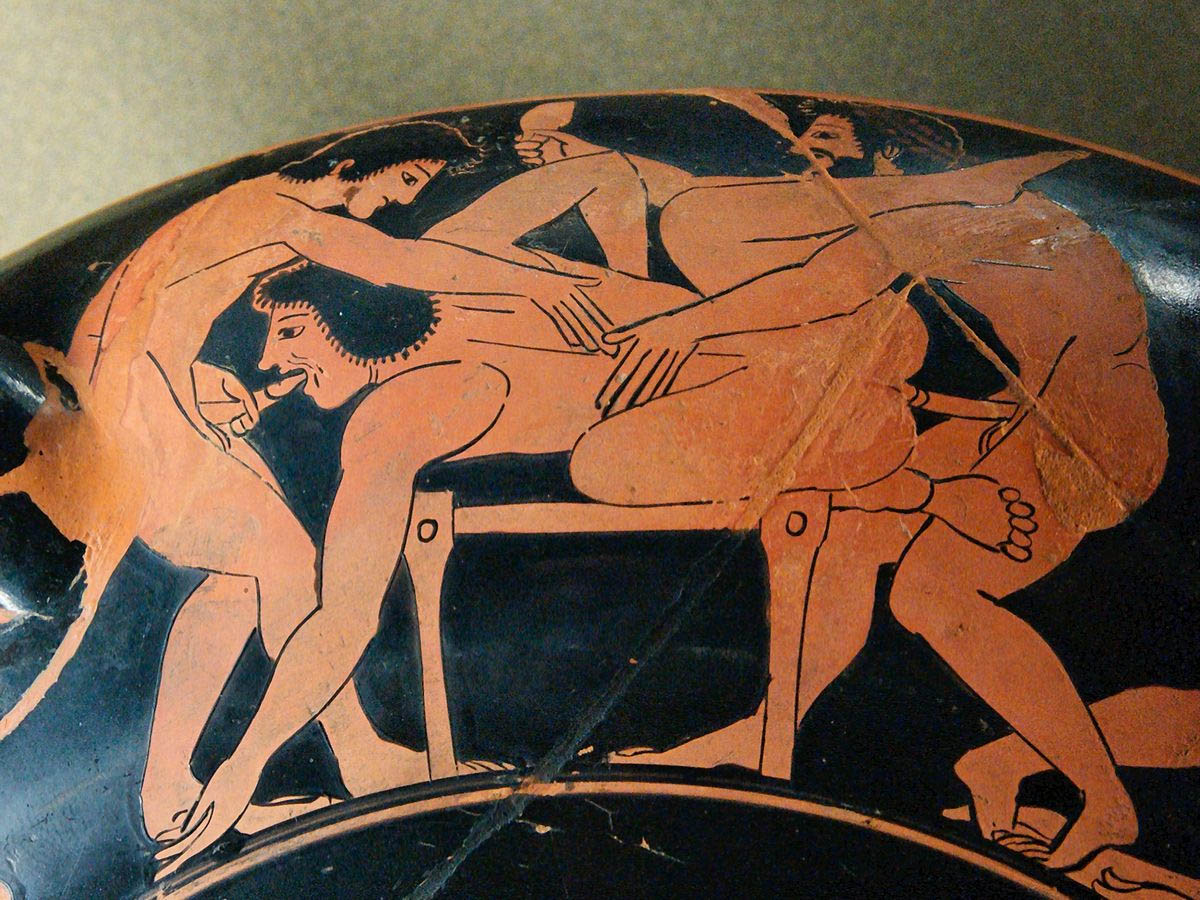Una scena di sesso orale su un vaso dell’antica Grecia
